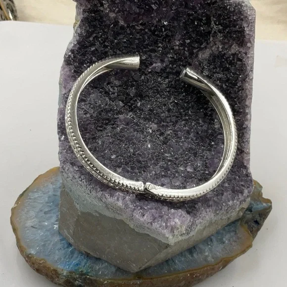 Elegant 7 1/2” Silver Magnetic Hinged Bangle Bracelet - Picture 3 of 6